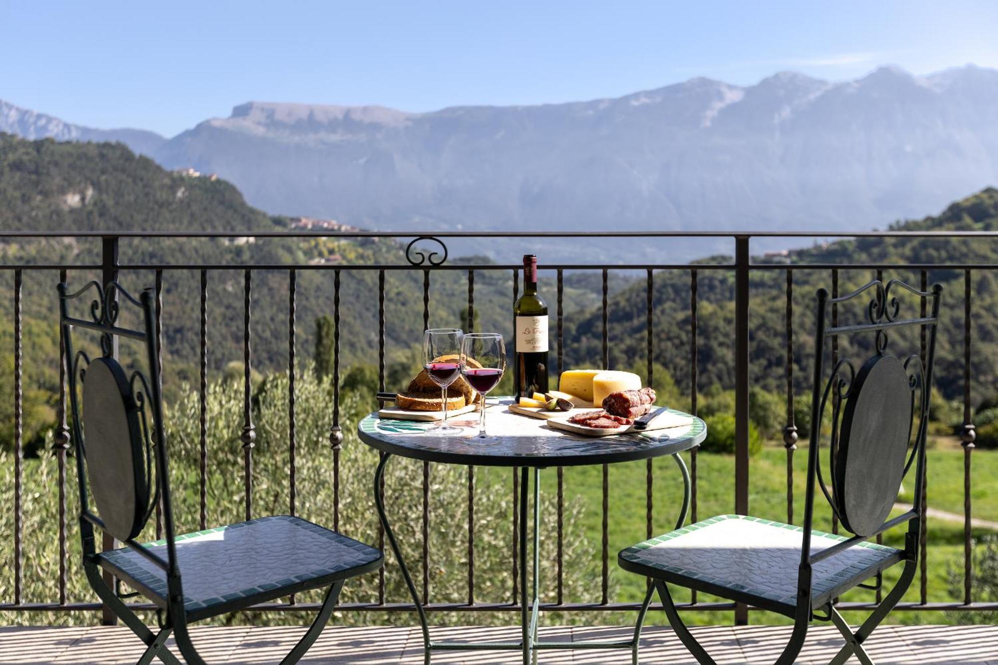 Mos Country House Tremosine Exterior photo
